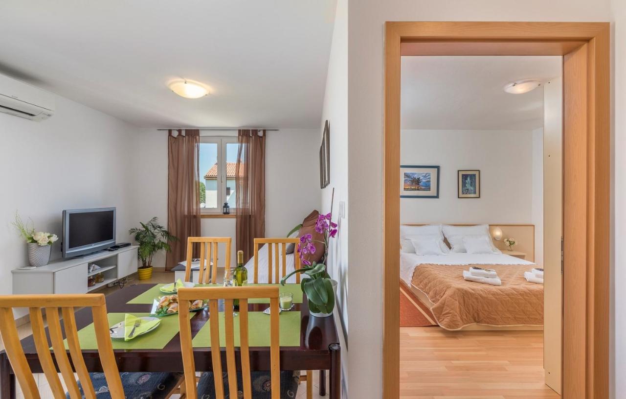 פורץ Apartment Nensi מראה חיצוני תמונה